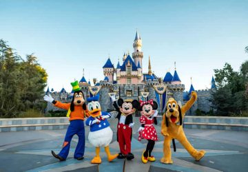 4 Famous Attractions at Disneyland

