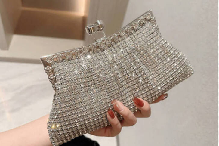 "Grasp Sack: Rich and Stylish"