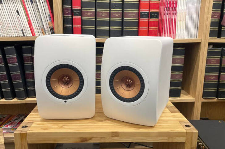 "KEF LS50 Remote II: High-Devotion Sound"