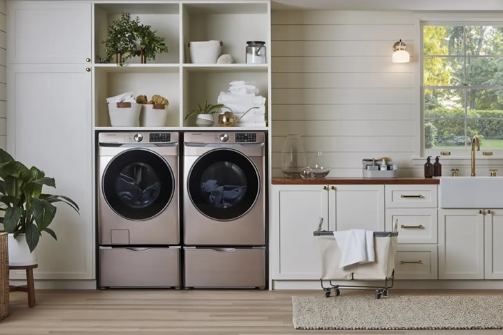 "Samsung WF45R6100AW Front Burden Washer"